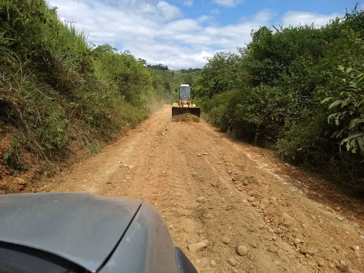 Prefeitura de Camacã realiza patrolamento nas estradas vicinais do Município

